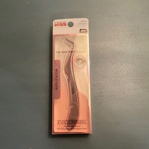 Brand New Kiss falscar applicator